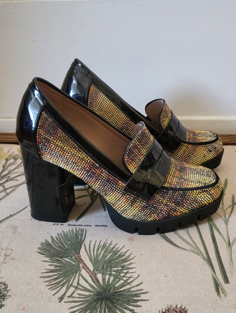 Betsey Johnson Adelyn Yellow Plaid Rhinestone PU Heeled Loafer Size 8